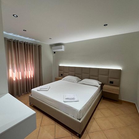 Garden Villa Apartments Sarandë Esterno foto