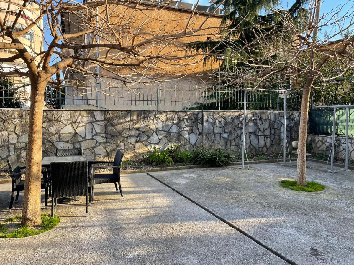 Garden Villa Apartments Sarandë Esterno foto
