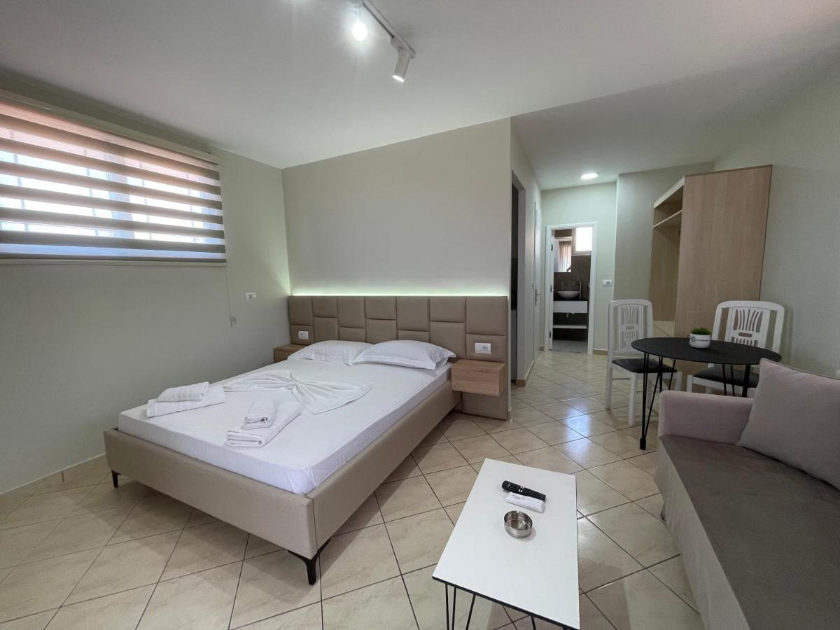 Garden Villa Apartments Sarandë Esterno foto