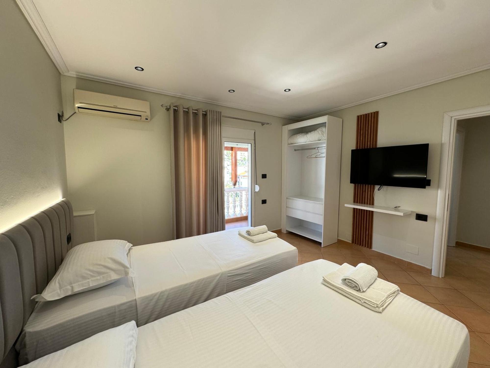 Garden Villa Apartments Sarandë Esterno foto