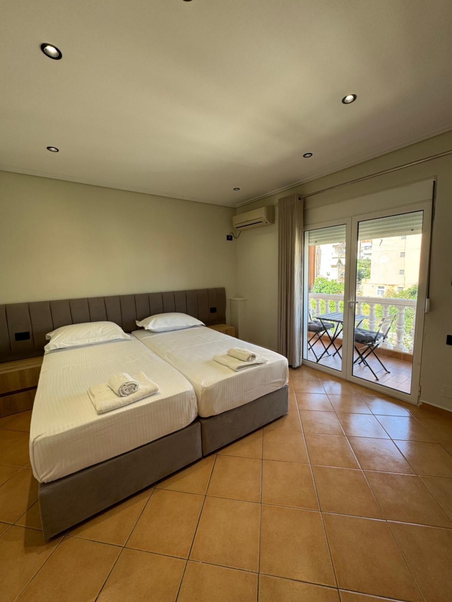 Garden Villa Apartments Sarandë Esterno foto