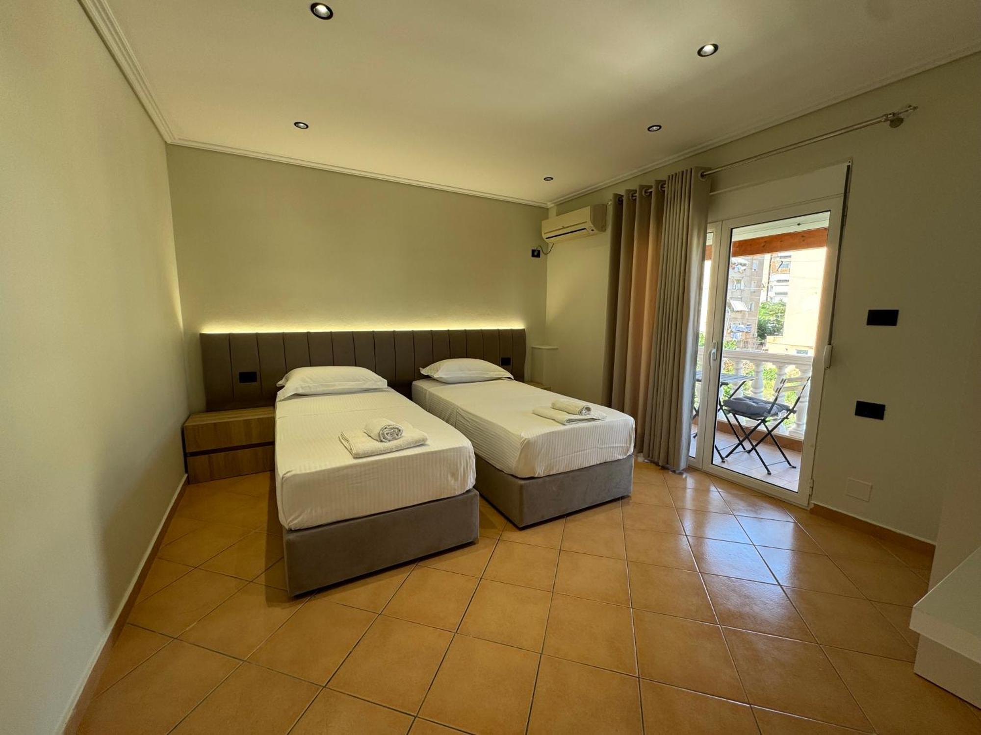 Garden Villa Apartments Sarandë Esterno foto