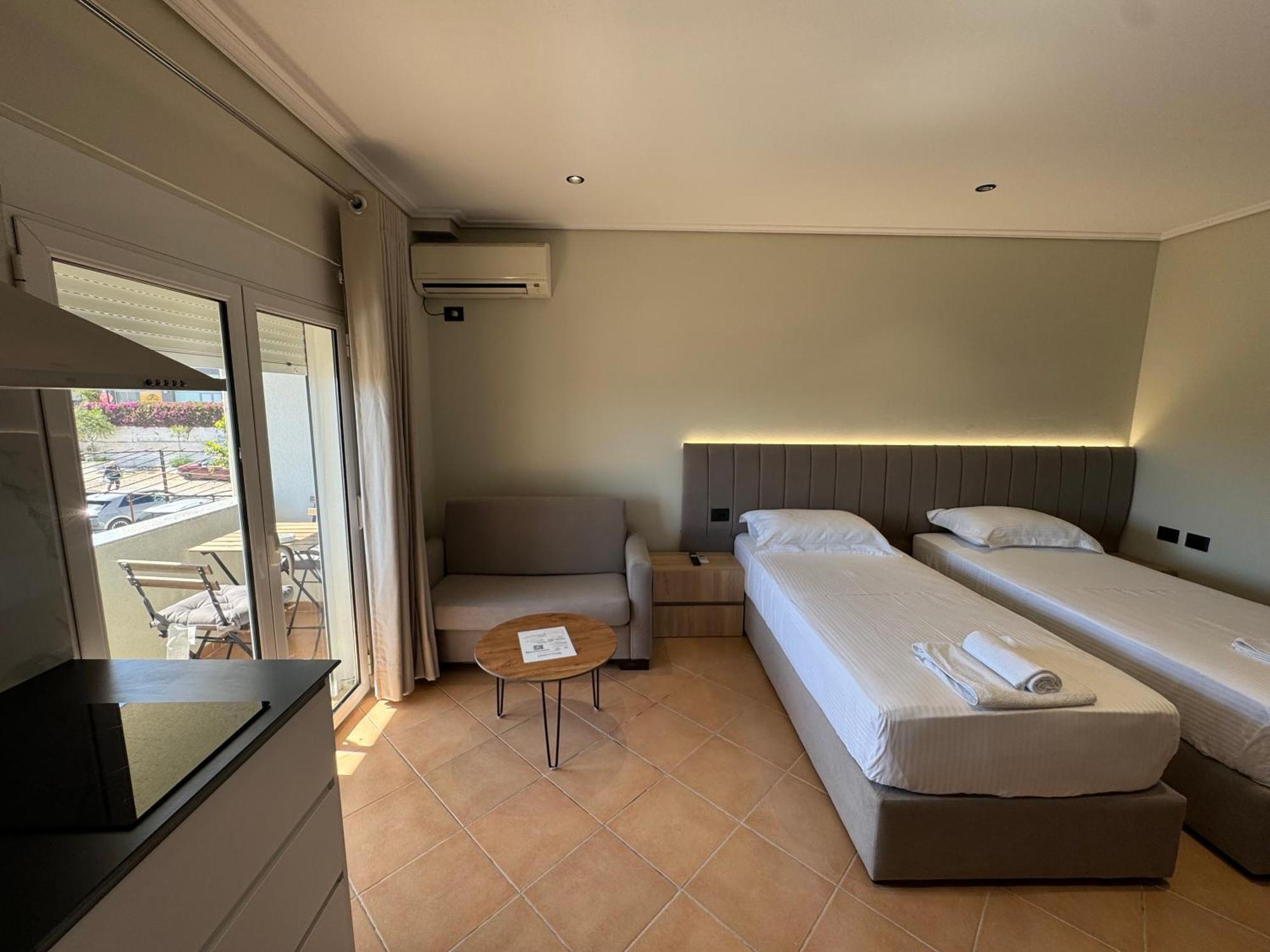 Garden Villa Apartments Sarandë Esterno foto