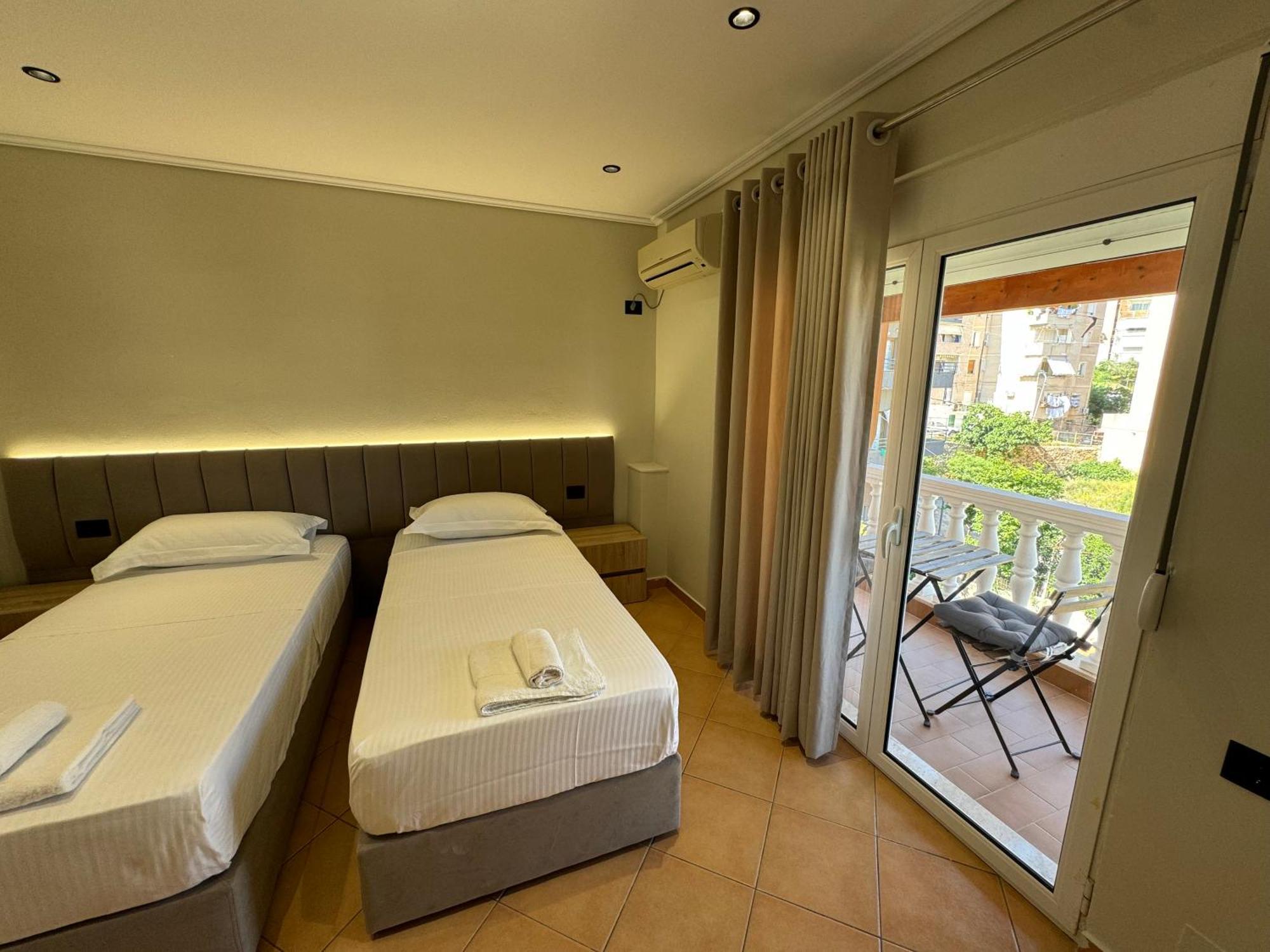 Garden Villa Apartments Sarandë Esterno foto