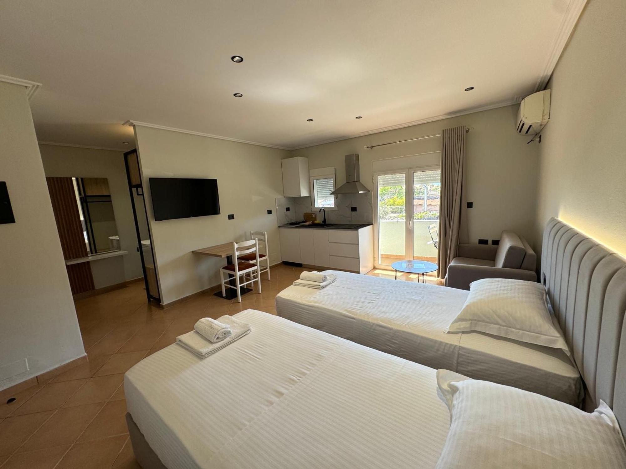 Garden Villa Apartments Sarandë Esterno foto